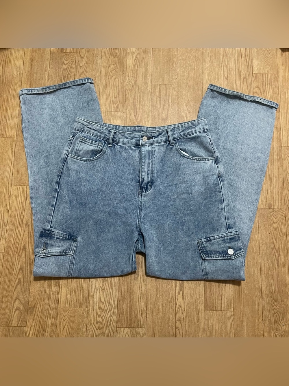 Women's Light Wash Boyfriend Jeans with Cargo Pockets